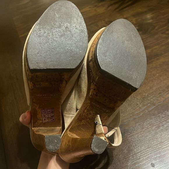 Jimmy Choo Biege suede sandal/heels - Picture 7 of 10